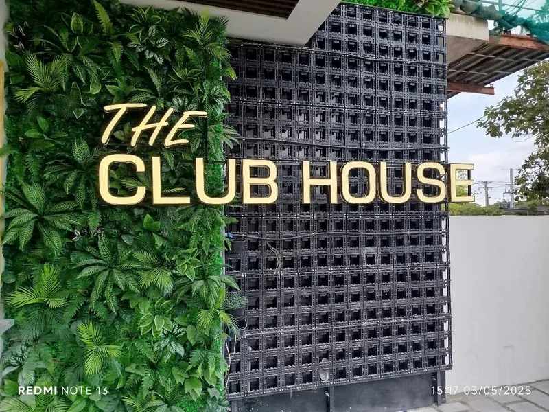 Thi công ốp alu mặt tiền cửa hàng bền đẹp sang trọng